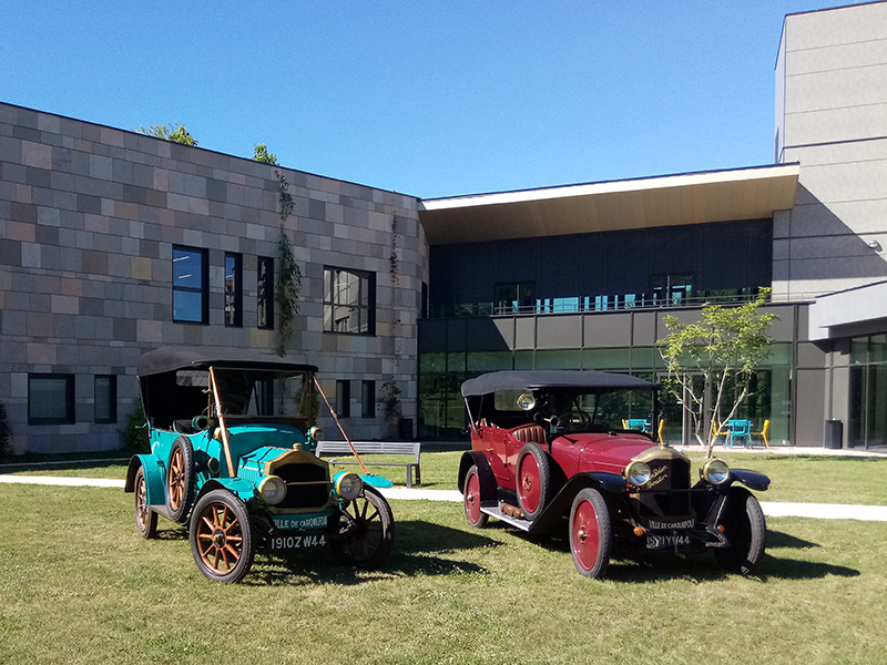 Voiture De Dion Partimoine verte et rouge